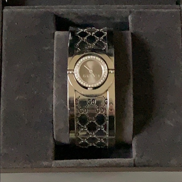 GUCCI TWIRL WATCH W DIAMOND BEZEL GUCCISMA THROUGHOUT BANGLE X WATCH DIAMOND NWB - Picture 4 of 9